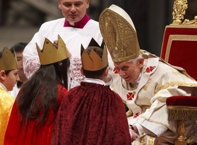 3 kings meet pope Jan 1 2013.jpg